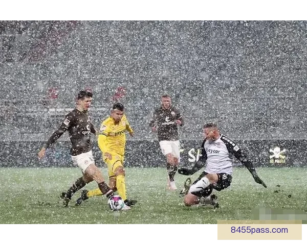 零下五度严寒中巴萨欧冠客战布拉格全队咬牙备战挑战极限之夜前夕