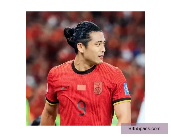 以泪目国足20岁1米88新星强势崛起 带刀后卫关键进球 跳舞庆祝燃爆全场